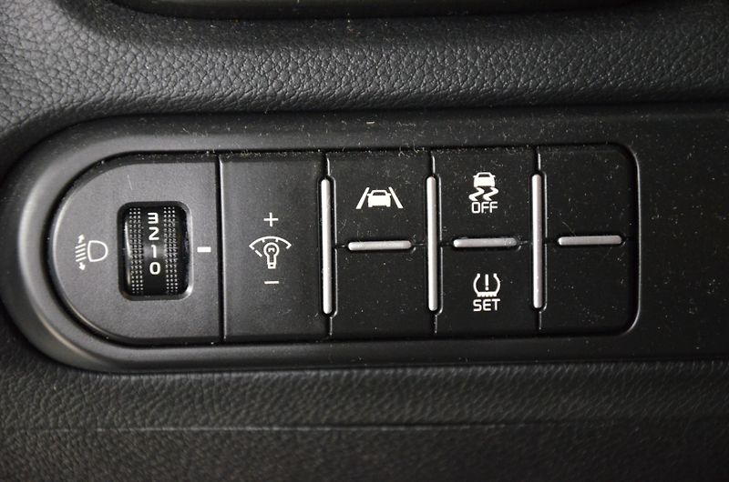 Kia Ceed (2023) SW 1.5 T-GDI 118 Fresh - fotka 16 z 20
