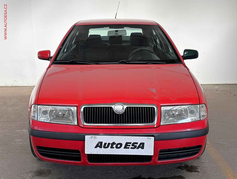 Škoda Octavia (2007) 1.9TDI, klimatizace, el. okna - fotka 2 z 13