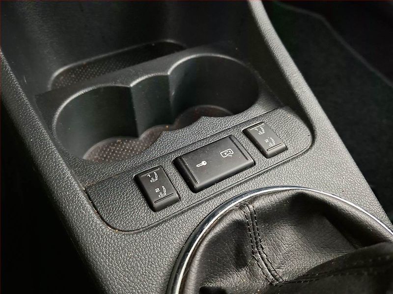 Škoda Fabia (2013) 1.2 TSI, Park. senzory - fotka 14 z 14