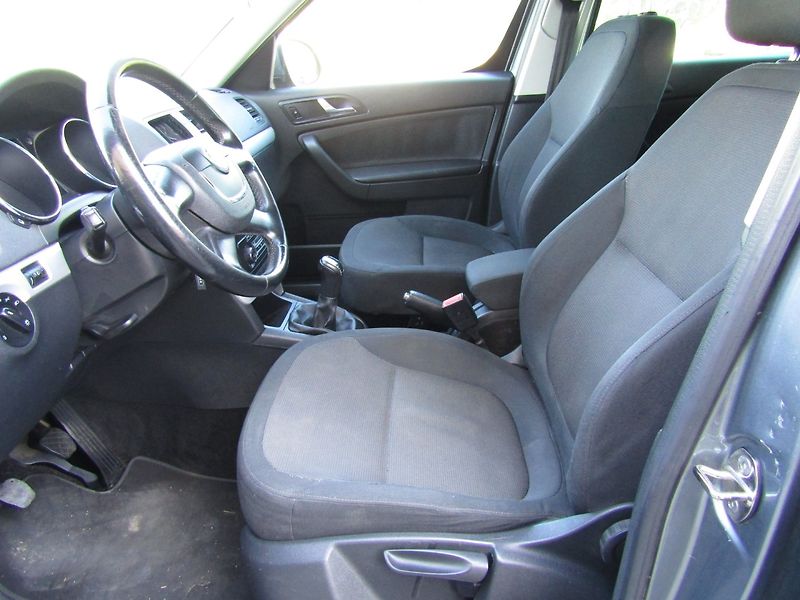 Škoda Yeti (2011) 1.6 TDI  77kW NOVÁ SPOJKA - fotka 19 z 37