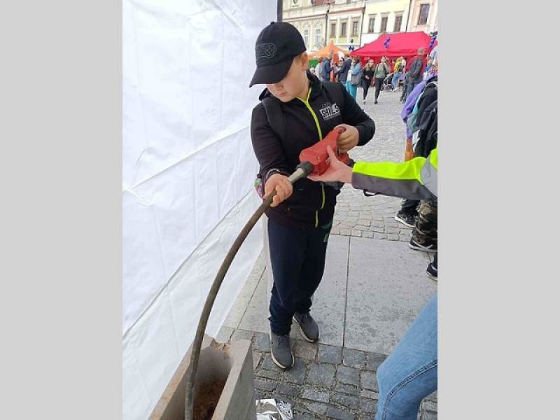 Tak vypadaly hrátky s těžkou silniční technikou na náměstí v Havlíčkově Brodě. Podívejte se