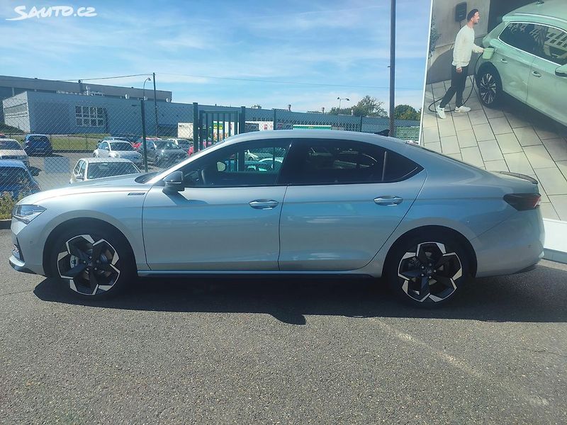 Škoda Superb (2025) SPORTLINE 2.0TSI DSG 4x4 MAX - fotka 3 z 13