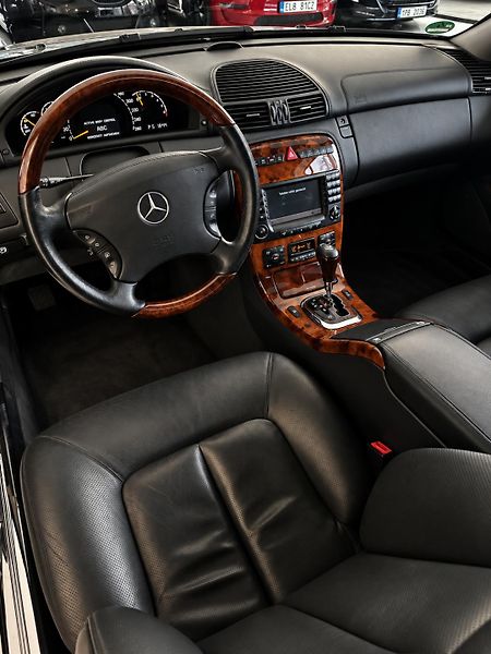Mercedes-Benz CL (2005) - fotka 13 z 18