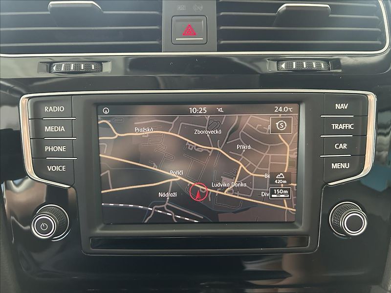 Volkswagen Golf 1,4   TSI 92kW,HIGHLINE,SERVIS - fotka 18 z 30