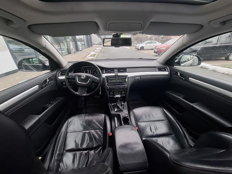 Škoda Superb (2011) II,2.0 TDI,125kW,1 maj - fotka 10 z 19