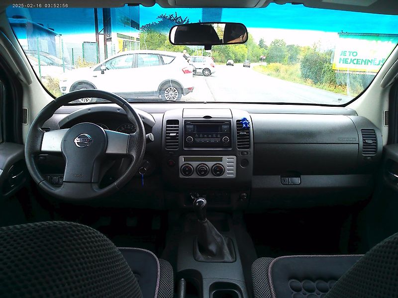 Nissan Navara 2.5 DCi, 126 kW,klima,nová STK - fotka 16 z 20