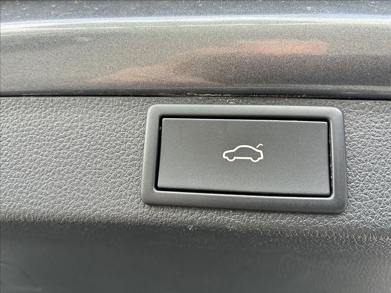 Škoda Octavia 2,0 RS,PANORAMA,TAŽNÉ,KŮŽE - fotka 19 z 33