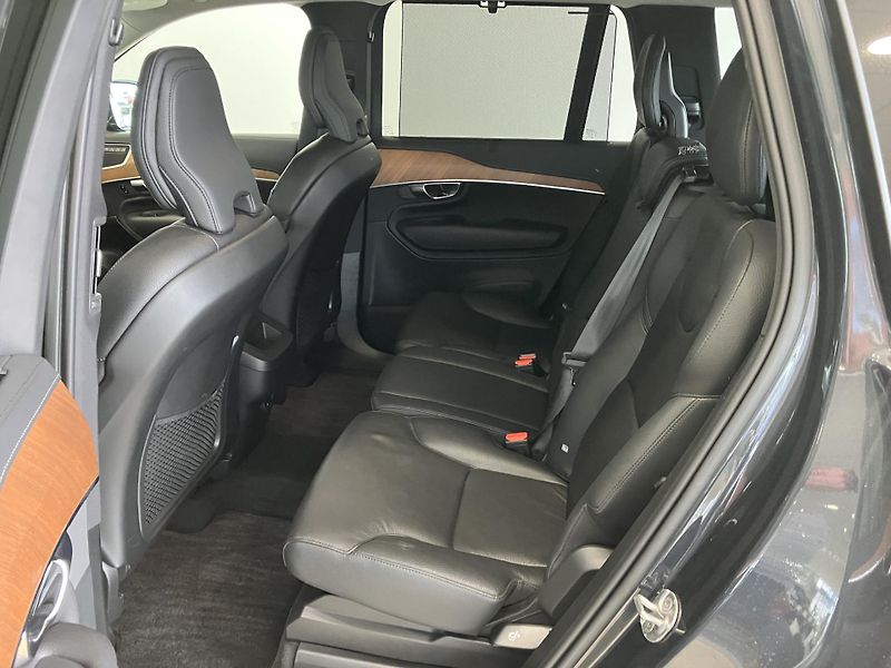 Volvo XC90 B5 AWD INSCRIPTION AT8, ČR - fotka 14 z 49