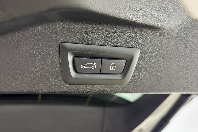 BMW X5 xDrive30d - fotka 11 z 24