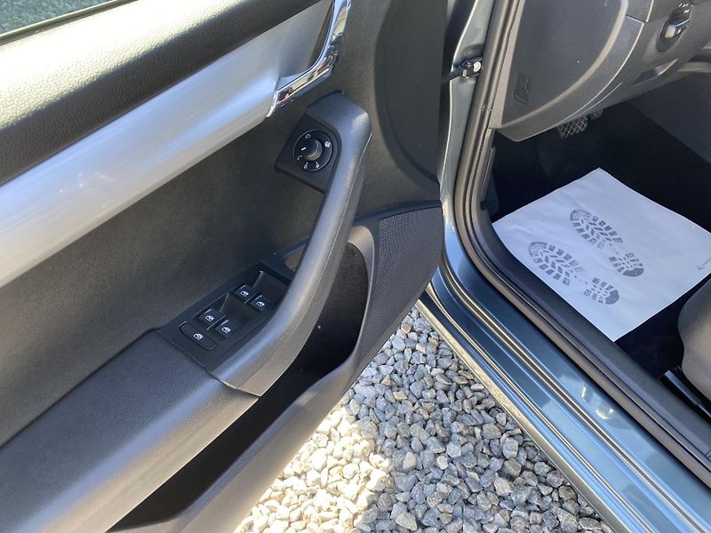 Škoda Octavia 1.6TDi 115PS DSG DPH REZERVACE - fotka 138 z 154