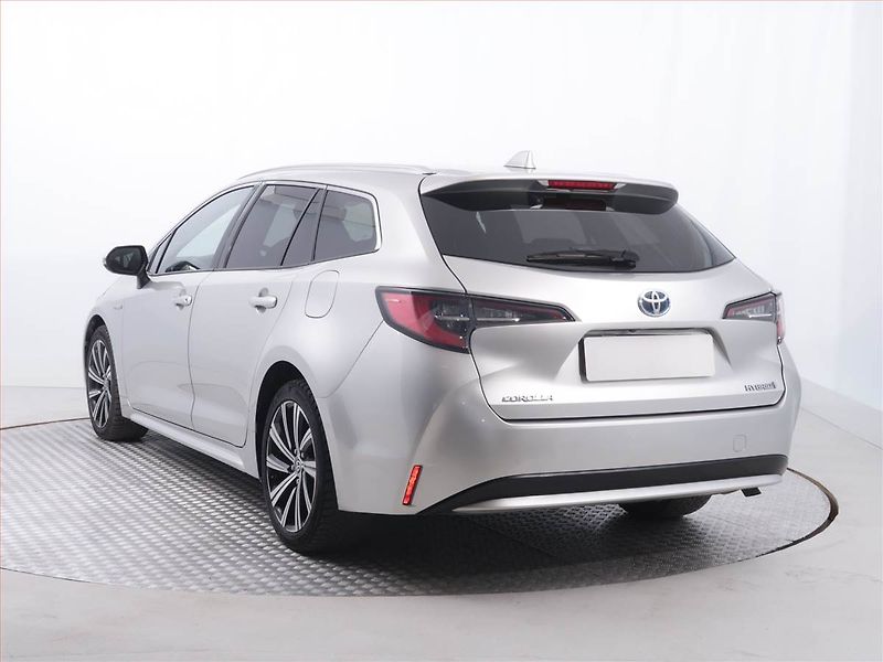 Toyota Corolla (2021) Style 1.8 Hybrid - fotka 4 z 22