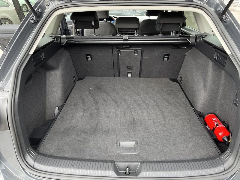 Volkswagen Golf Style 2.0 TDI 110 kW DSG Varia - fotka 21 z 25