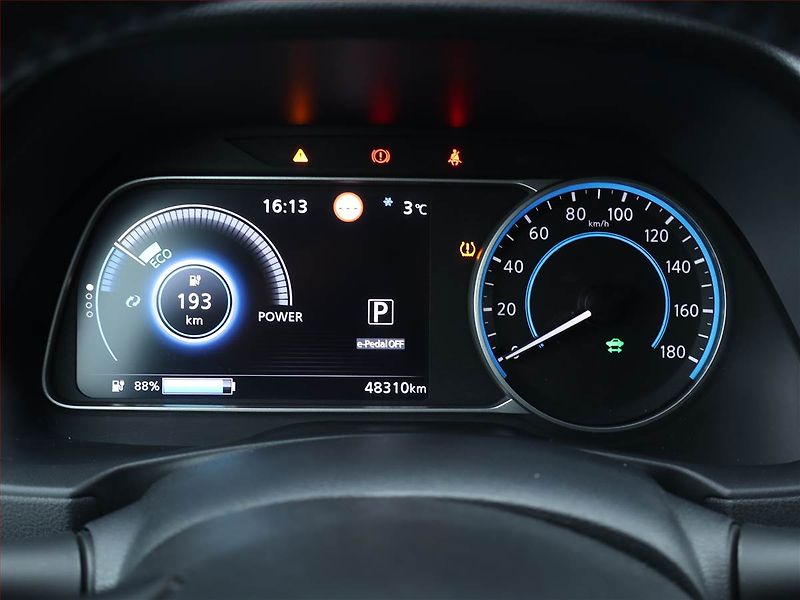 Nissan Leaf (2022) 40 kWh, SoH 90%, Automat - fotka 11 z 20