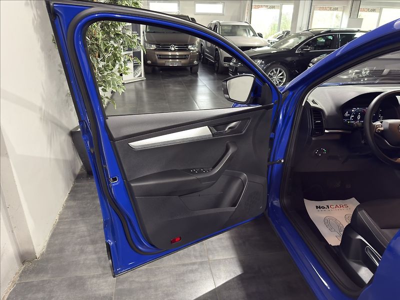 Škoda Karoq 2,0   TDI DSG 4X4 VIRTUAL ACC - fotka 6 z 33