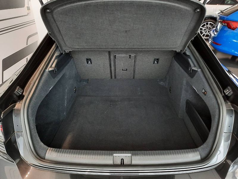 Volkswagen Arteon (2021) R-Line 2.0 TDI 4Motion (147kW/ - fotka 27 z 29