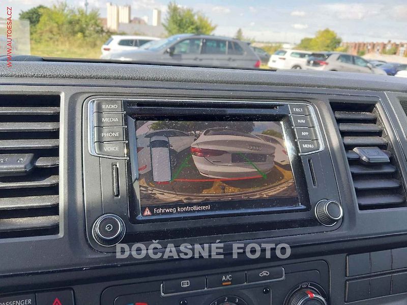 Volkswagen Transporter (2018) 2.0TDi 8míst, navi, 110kW - fotka 7 z 12