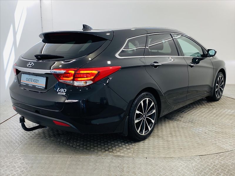Hyundai i40 1,6 CRDi 100kW - fotka 2 z 23