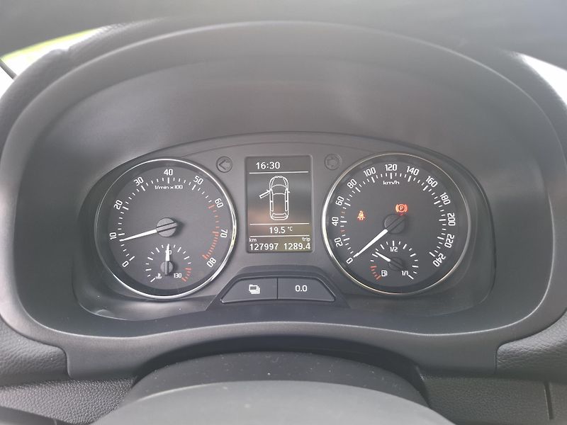 Škoda Roomster (2015) 1.2TSi 63kW,aut.klima,rok 2015 - fotka 11 z 19