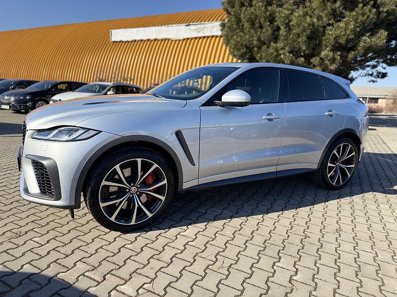 Jaguar F-Pace (2022) 5.0 SVR REZERVOVÁNO  - fotka 52 z 53