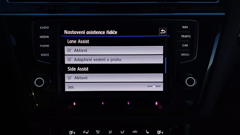 Volkswagen Tiguan TDI 110kW 4x4 HIGHLINE - fotka 43 z 50