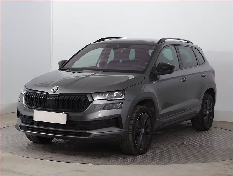 Škoda Karoq (2024) Sportline 1.5 TSI - fotka 2 z 22