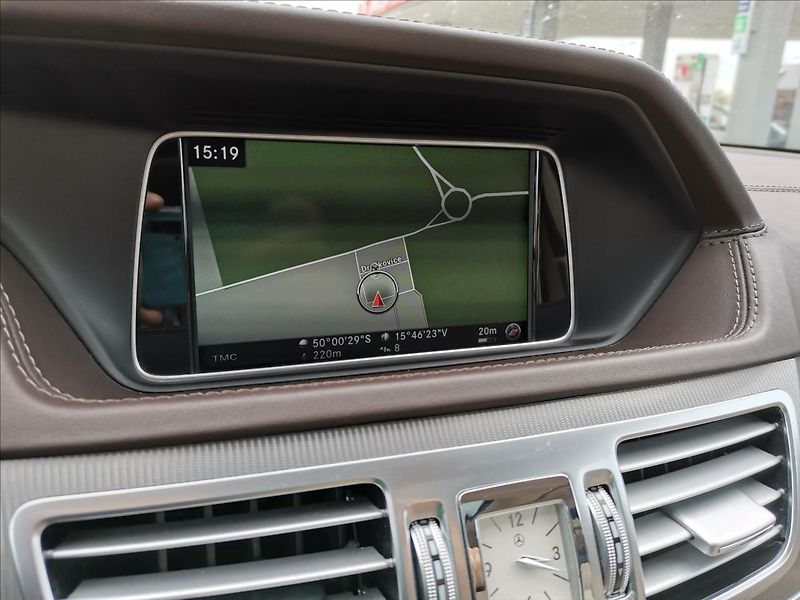 Mercedes-Benz Třídy E 3,0 E350 BlueTEC T Avantgarde - fotka 16 z 19