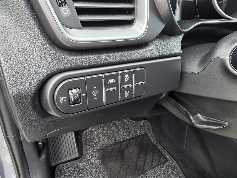 Kia Ceed (2023)  1.5T-GDi 118kW FRESH 1MAJITEL - fotka 16 z 21