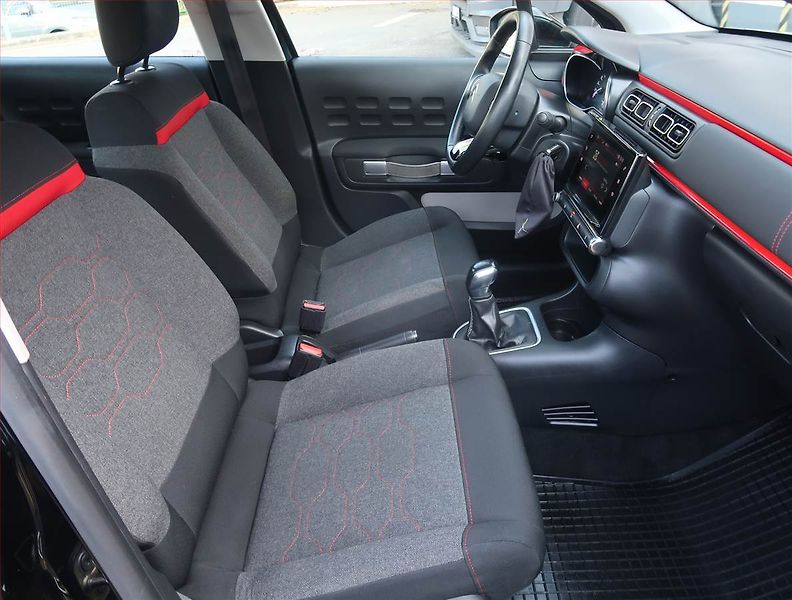 Citroën C3 (2019) 1.2 PureTech, ČR,1.maj - fotka 9 z 22