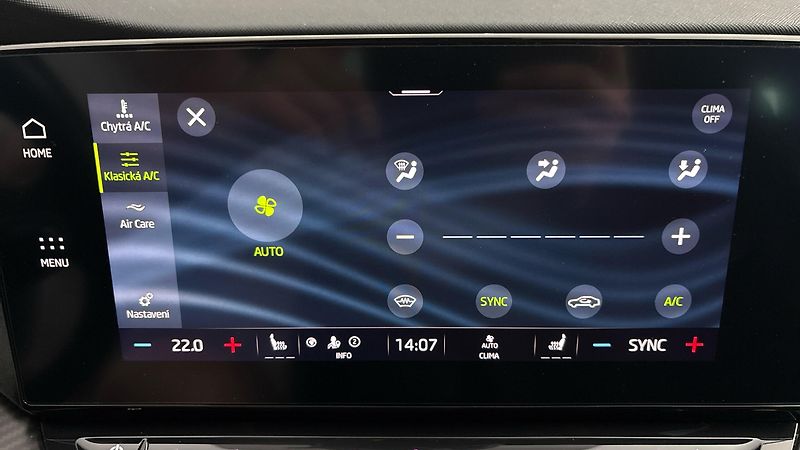 Škoda Octavia 2.0 TSI DSG RS - fotka 26 z 27