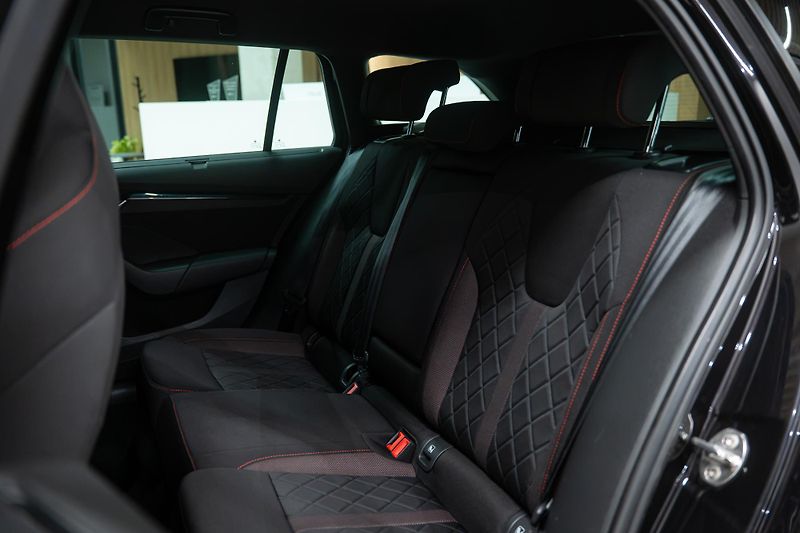 Škoda Octavia (2021) RS 147 KW 4X4  - fotka 40 z 47