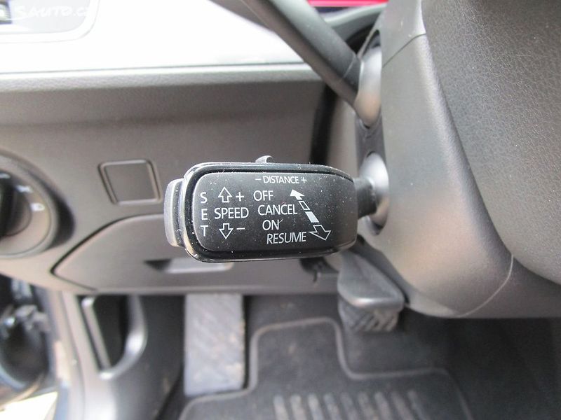 Seat Leon 1,5TSI-DSG-110KW-NOVÝ OLEJ - fotka 19 z 26