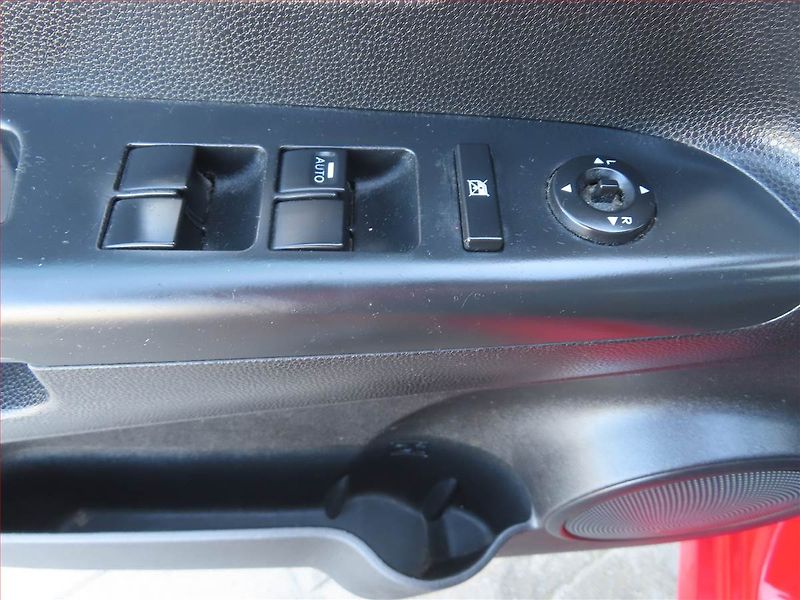 Kia Venga (2010) 1.4 CRDi, nová STK - fotka 16 z 17