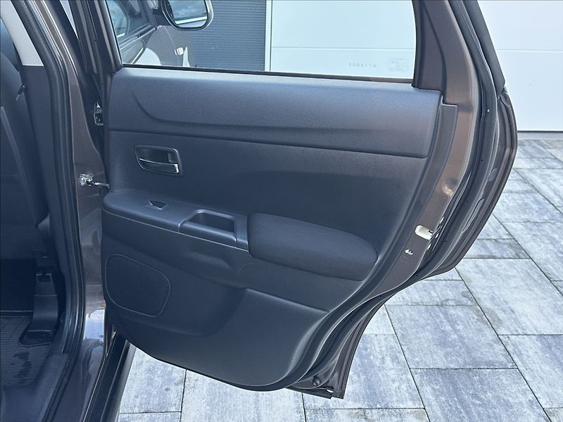 Mitsubishi ASX 1,6 117PS  Invite+ Audio - fotka 21 z 49