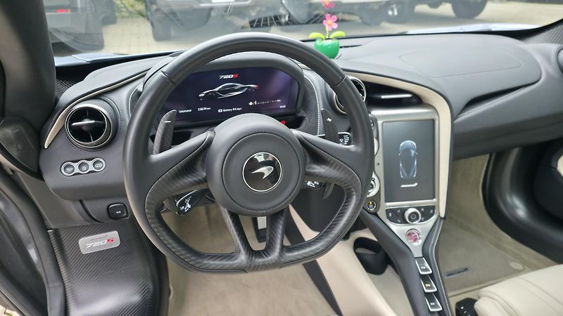 McLaren 720S (2023) SPIDER záruka-MSO-SKY ROOF-TOP - fotka 12 z 19