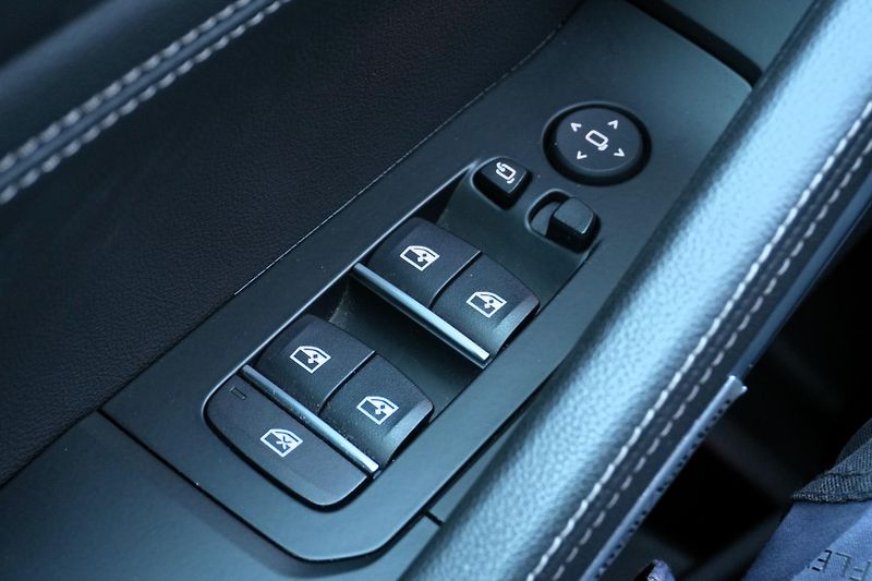 BMW X6 40d, Vzduch, Ventilace, ČR - fotka 29 z 37