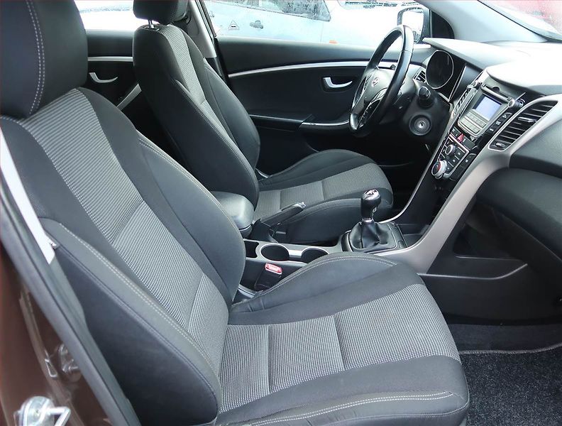 Hyundai i30 (2016) 1.6 GDI, Tempomat - fotka 9 z 15