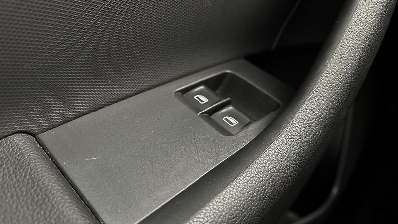 Škoda Rapid (2014) 1.2  TSI + REZERVA + ZIM. PNEU - fotka 13 z 23