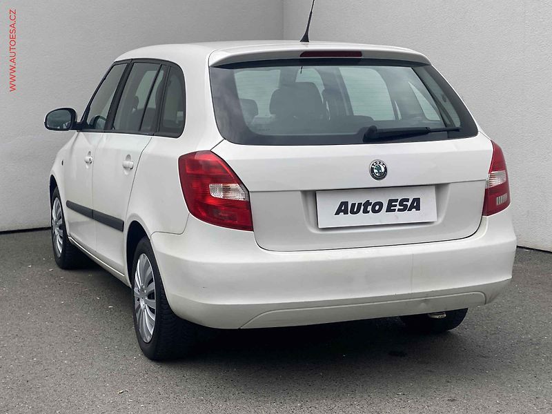 Škoda Fabia (2011) 1.2 TSI, ČR, AC - fotka 6 z 14