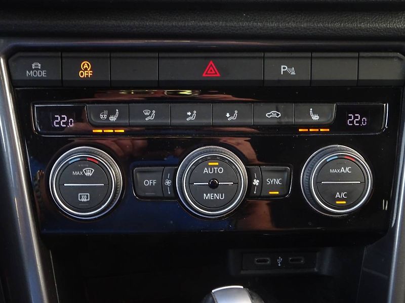 Volkswagen T-Roc (2021) 1,5 TSi /110kW Sport DSG - fotka 27 z 27
