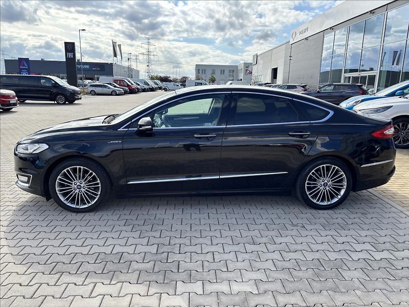 Ford Mondeo 2,0 HEV Vignale 103kW - fotka 2 z 45