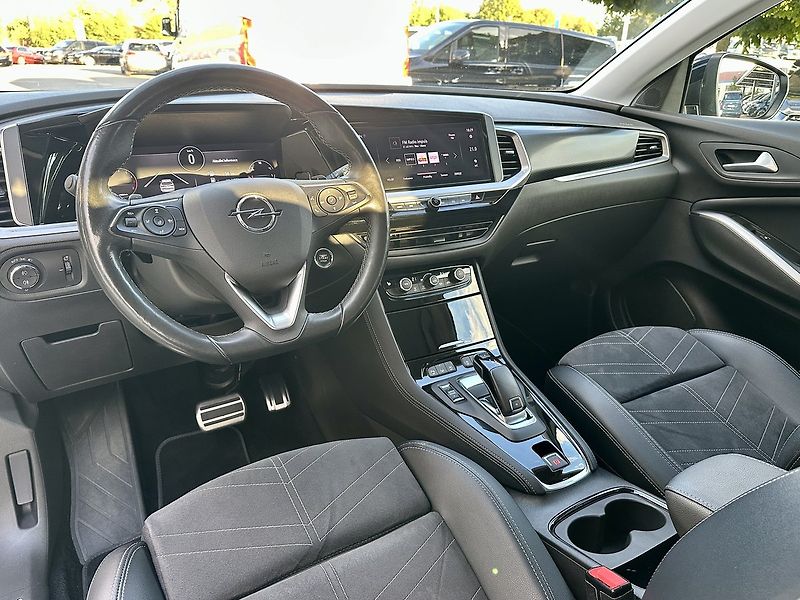 Opel Grandland (2022) ULTIMATE 1,2 Turbo AT8 - fotka 10 z 26