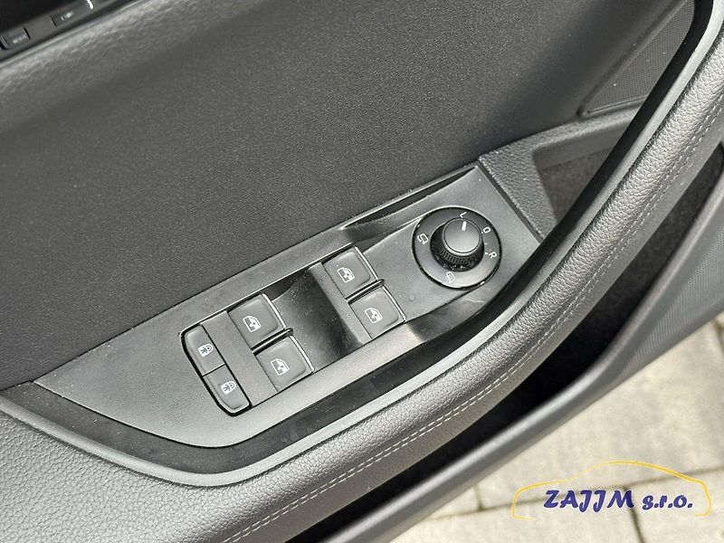 Škoda Superb L&K 2.0TSi 206kw 4x4 webasto - fotka 42 z 60