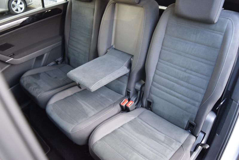 Volkswagen Touran (2018) 1.4TSI 110kw R-line NAVI LED - fotka 15 z 50
