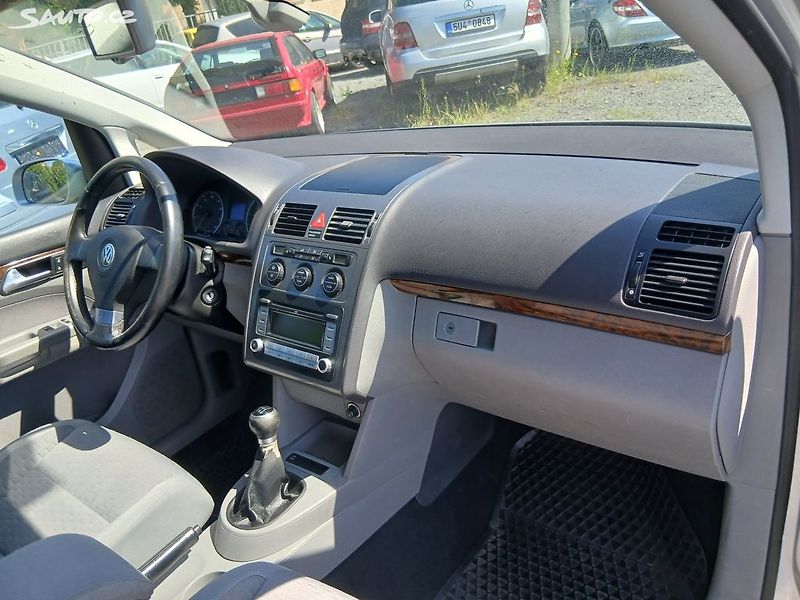 Volkswagen Touran 1.4 TSI, ALU, - fotka 23 z 30