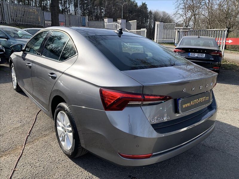 Škoda Octavia 1,0 TSI DSG AMB.,1.MAJITEL,ČR, - fotka 7 z 21