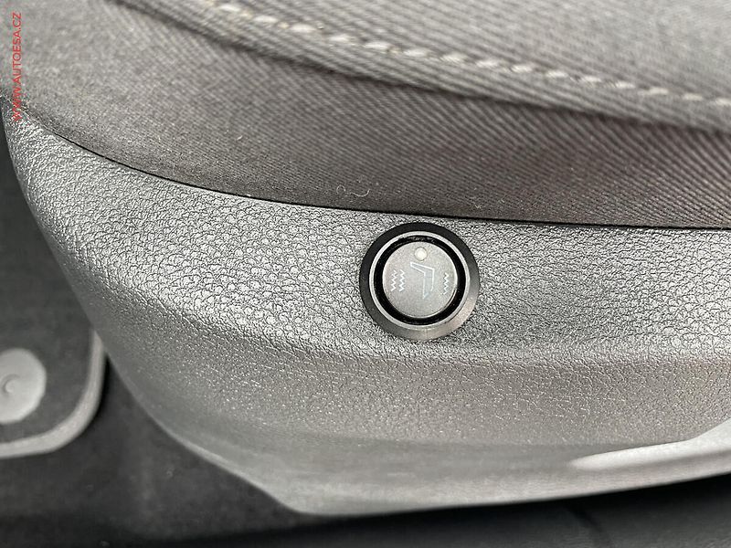 Škoda Octavia (2014) 2.0 TDi, Elegance, +kola - fotka 21 z 21