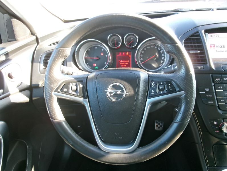 Opel Insignia (2010) 2.0 CDTi - ZADÁNO - fotka 17 z 31