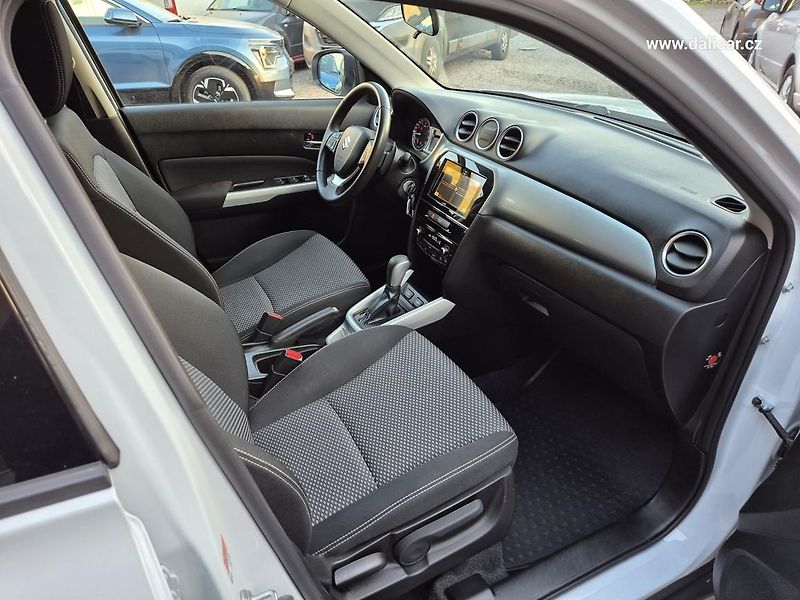 Suzuki Vitara (2016) 1.6VVT 88KW Automat COMFORT - fotka 36 z 52