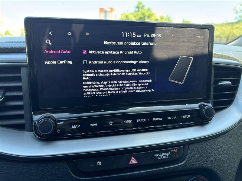 Kia Ceed 1,5 TGDi 118kW AT TOP NAVI - fotka 19 z 44