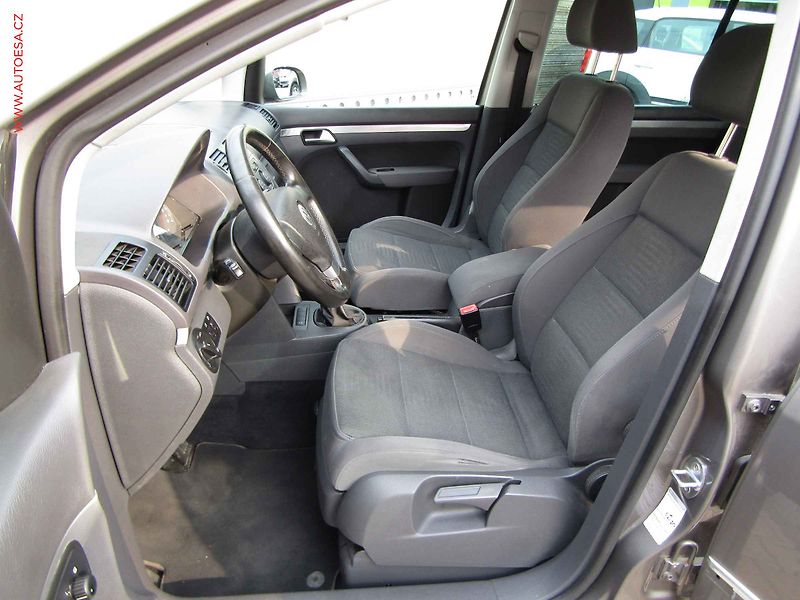 Volkswagen Touran (2007) 1.4 TSi, TZ, p.čidla - fotka 9 z 15